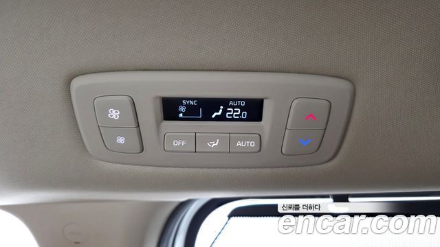 Kia Canival 2023 — photo 34