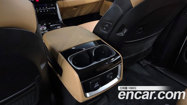 Kia Canival 2023 — photo 35