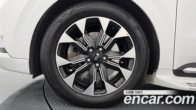 Kia Canival 2021 — photo 5