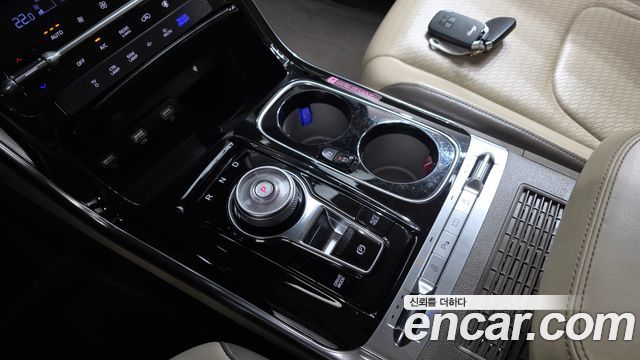 Kia Canival 2021 — photo 12