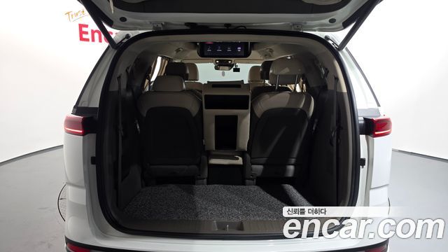Kia Canival 2021 — photo 22
