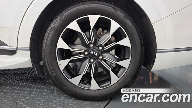 Kia Canival 2021 — photo 7