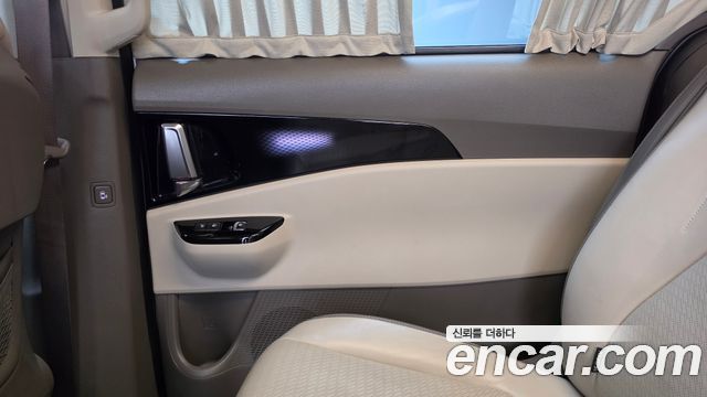 Kia Canival 2021 — photo 15