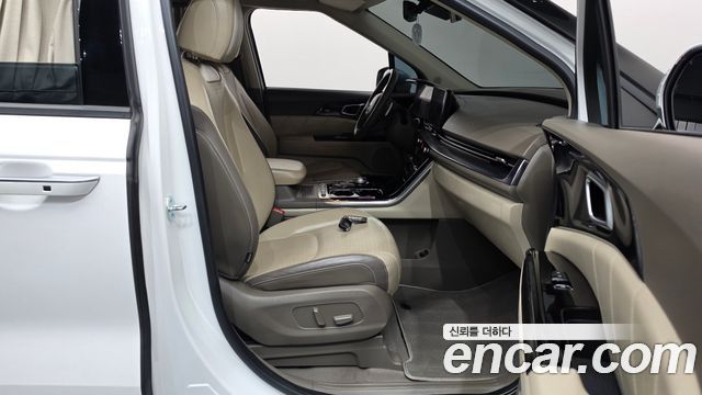 Kia Canival 2021 — photo 16