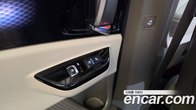 Kia Canival 2021 — photo 28
