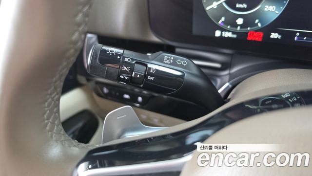 Kia Canival 2021 — photo 29