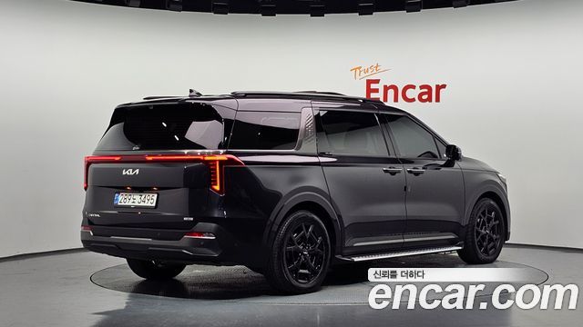 Kia Canival 2025 — photo 2