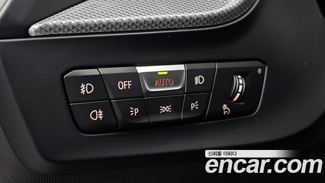BMW 1-Series 2022 — photo 13