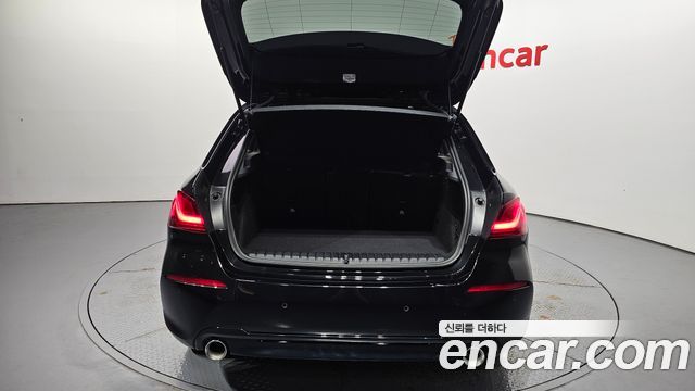 BMW 1-Series 2022 — photo 19