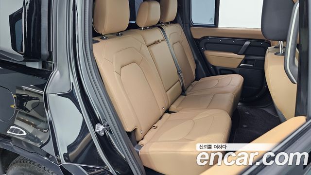 Land Rover Defender 2025 — photo 17