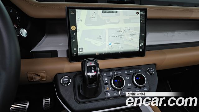 Land Rover Defender 2025 — photo 19