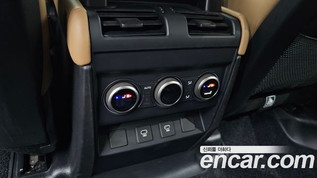 Land Rover Defender 2025 — photo 24