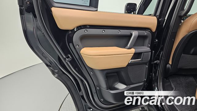 Land Rover Defender 2025 — photo 15
