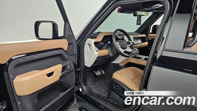 Land Rover Defender 2025 — photo 16