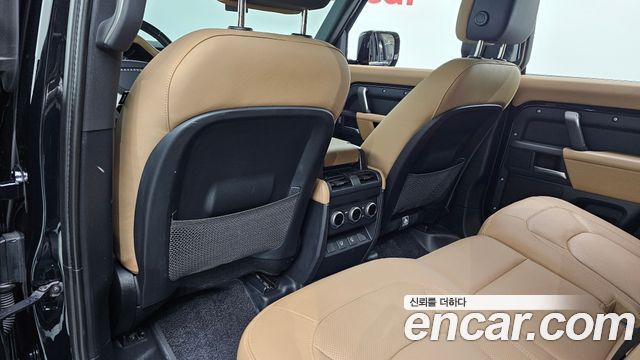 Land Rover Defender 2025 — photo 29