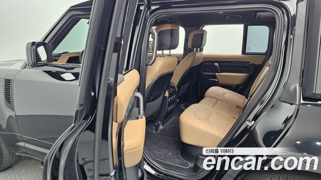 Land Rover Defender 2025 — photo 32