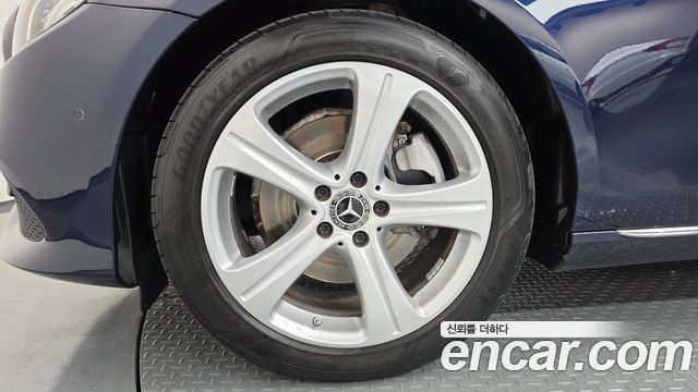 Mercedes-Benz E-Class 2018 — photo 5