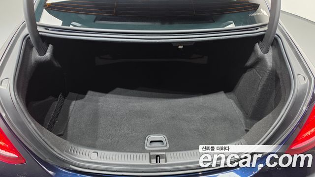 Mercedes-Benz E-Class 2018 — photo 22