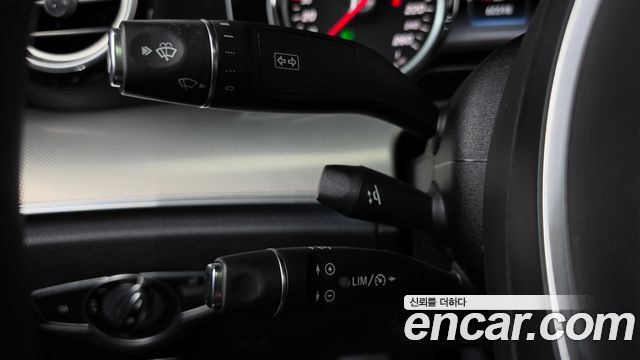 Mercedes-Benz E-Class 2018 — photo 24