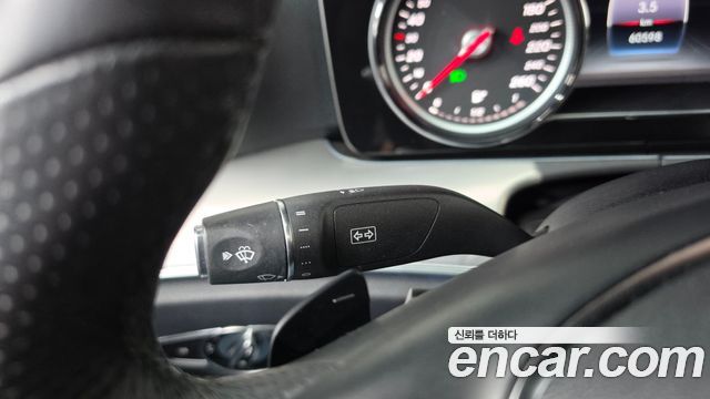 Mercedes-Benz E-Class 2018 — photo 25