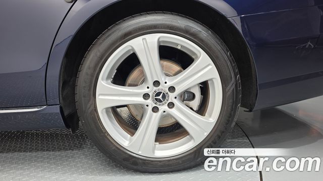 Mercedes-Benz E-Class 2018 — photo 7