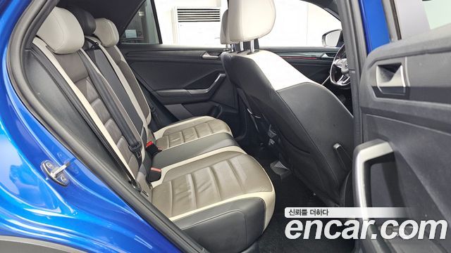 Volkswagen T-Roc 2022 — photo 17