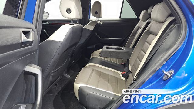 Volkswagen T-Roc 2022 — photo 18