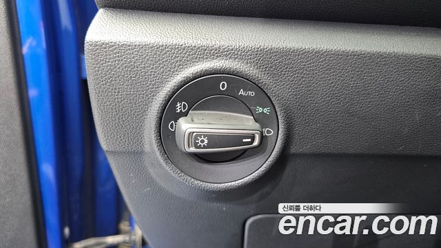Volkswagen T-Roc 2022 — photo 28