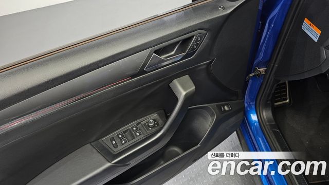 Volkswagen T-Roc 2022 — photo 30