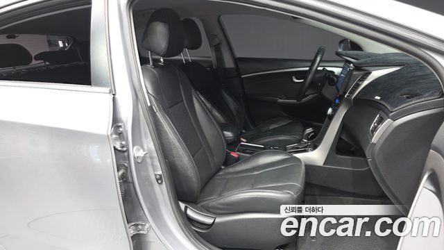 Hyundai i30 2012 — photo 17