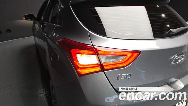 Hyundai i30 2012 — photo 9