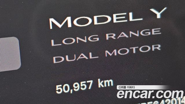 Tesla Model Y 2023 — photo 11