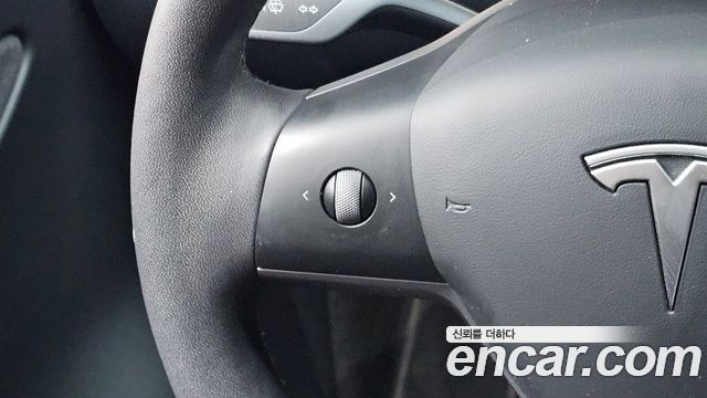 Tesla Model Y 2023 — photo 21