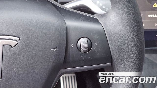 Tesla Model Y 2023 — photo 22