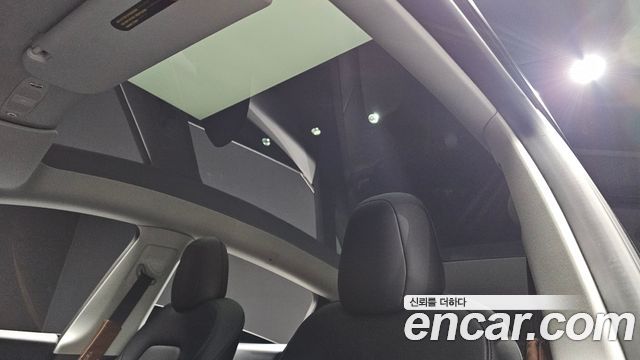 Tesla Model Y 2023 — photo 23