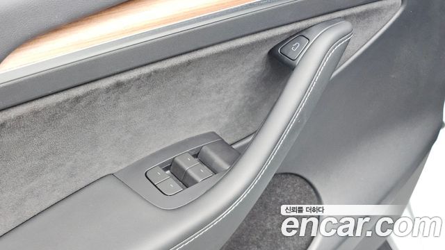 Tesla Model Y 2023 — photo 25