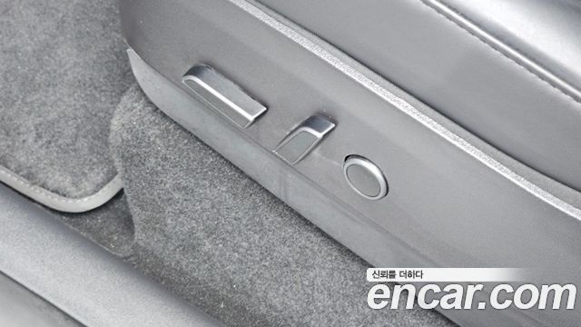Tesla Model Y 2023 — photo 29