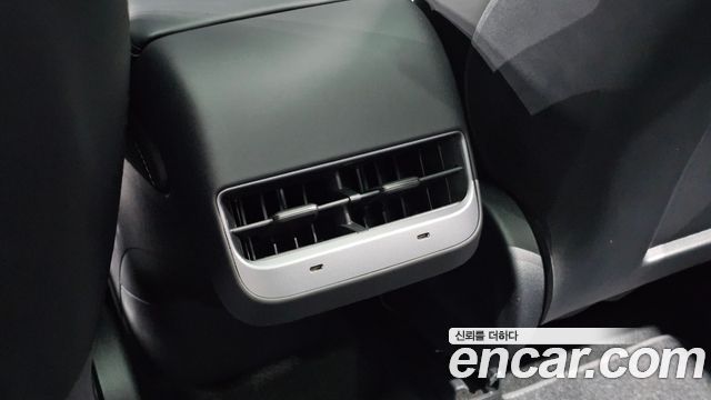 Tesla Model Y 2023 — photo 30