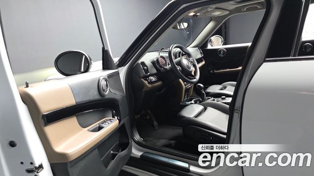 Mini Countryman 2018 — photo 13