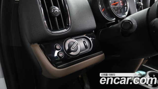 Mini Countryman 2018 — photo 36