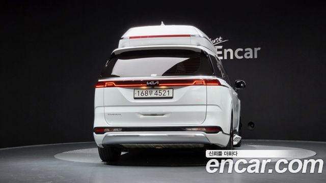 Kia Canival 2023 — photo 4