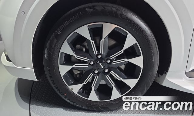 Kia Canival 2023 — photo 5