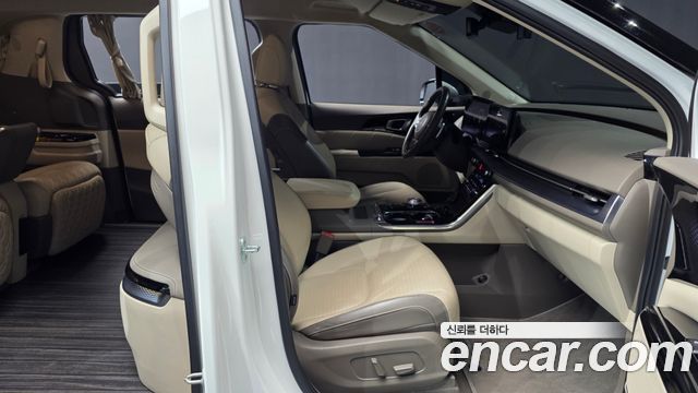 Kia Canival 2023 — photo 17