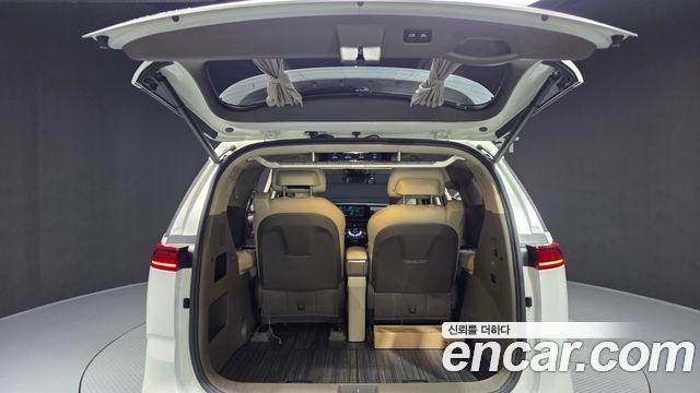Kia Canival 2023 — photo 26