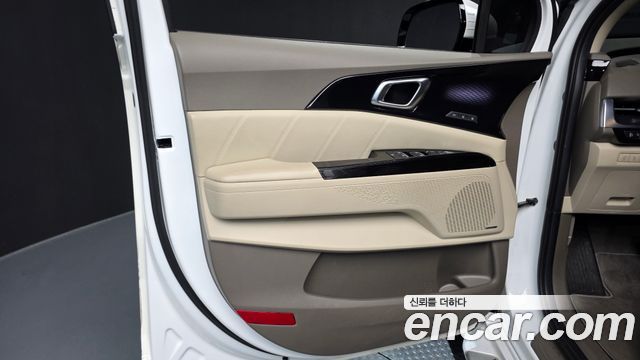 Kia Canival 2023 — photo 14