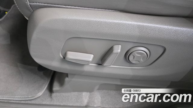 Kia Canival 2023 — photo 31