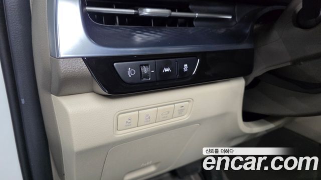 Kia Canival 2023 — photo 38