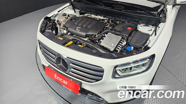 Mercedes-Benz GLB-Class 2024 — photo 6