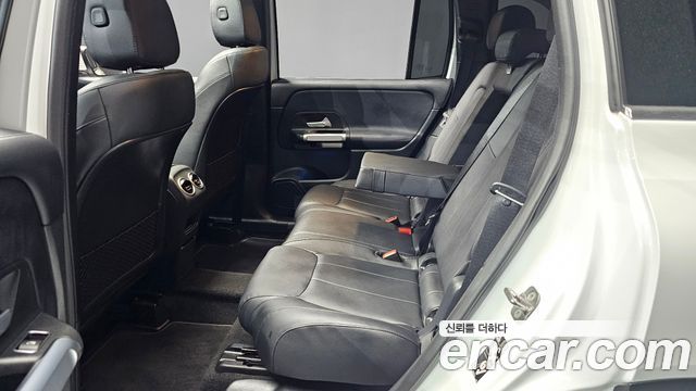 Mercedes-Benz GLB-Class 2024 — photo 18
