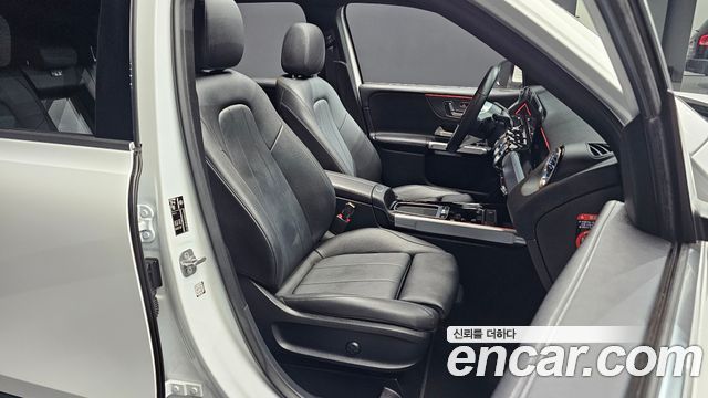 Mercedes-Benz GLB-Class 2024 — photo 16